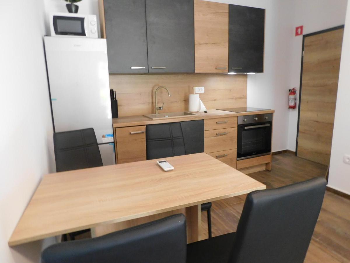 Active Chillax Oasis Apartments Анкаран Екстериор снимка