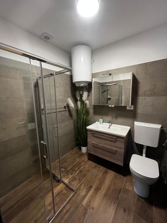 Active Chillax Oasis Apartments Анкаран Екстериор снимка