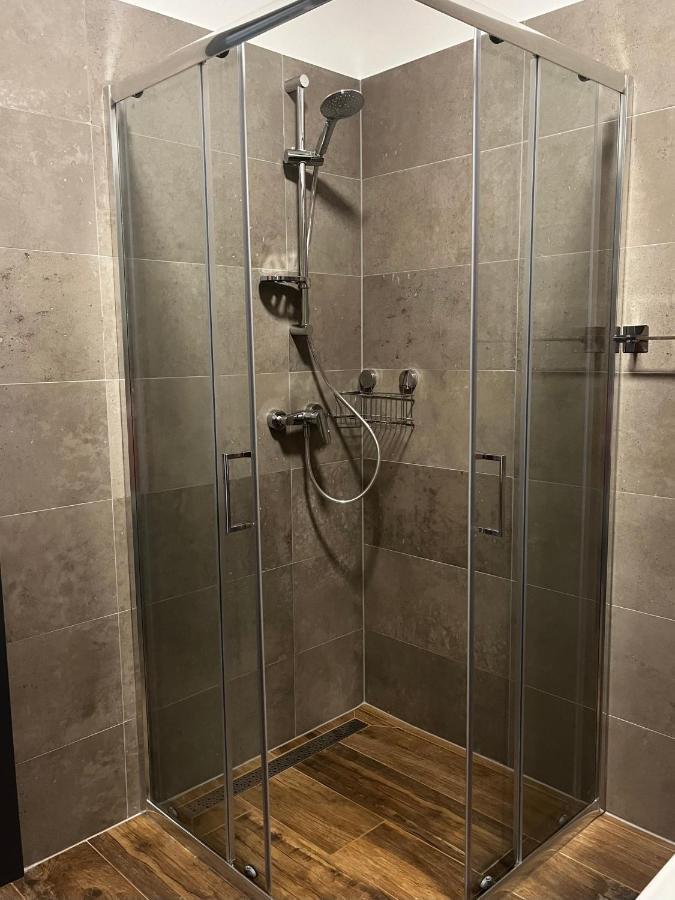 Active Chillax Oasis Apartments Анкаран Екстериор снимка