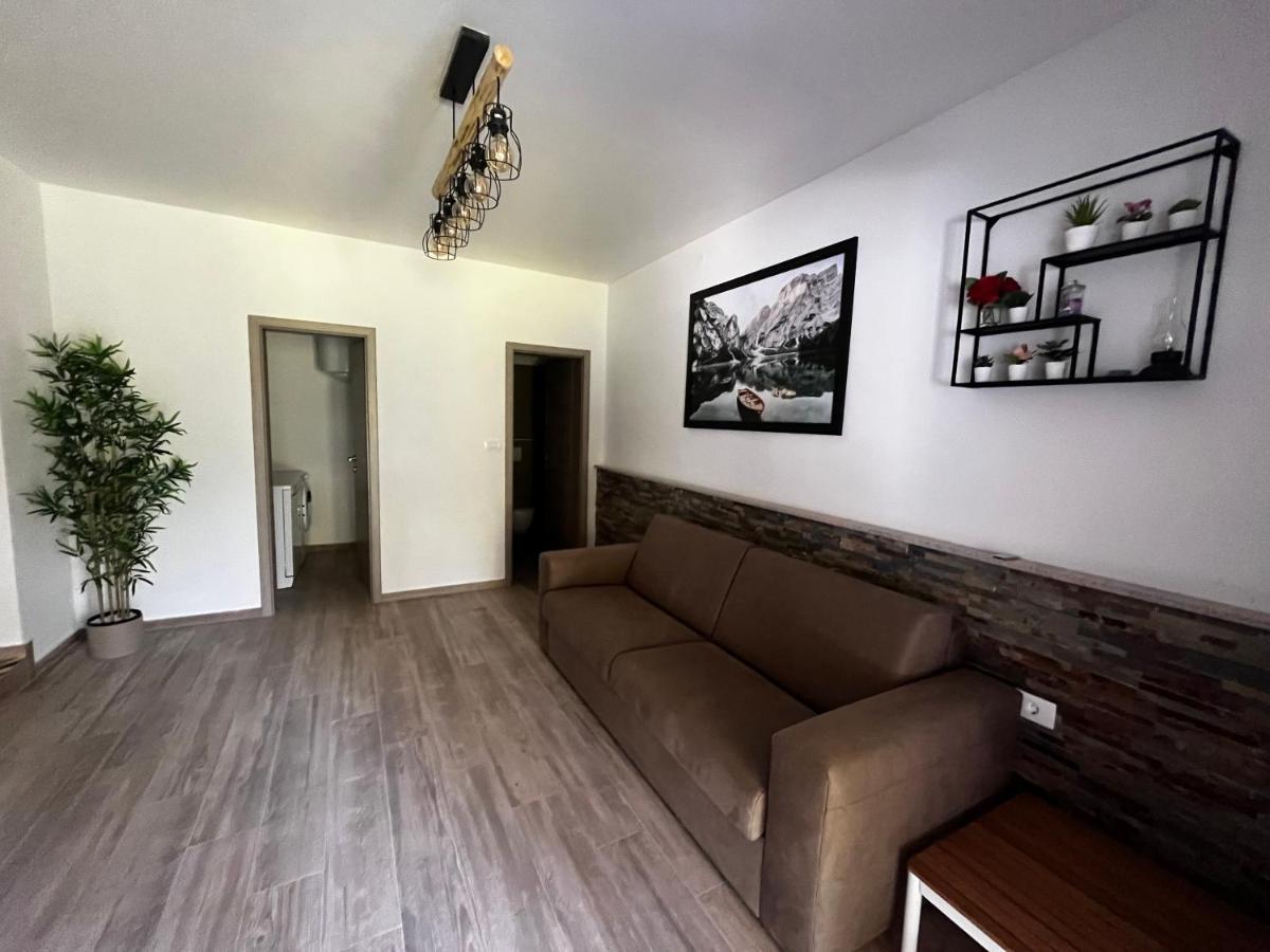 Active Chillax Oasis Apartments Анкаран Екстериор снимка