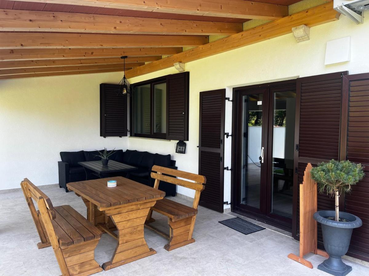 Active Chillax Oasis Apartments Анкаран Екстериор снимка