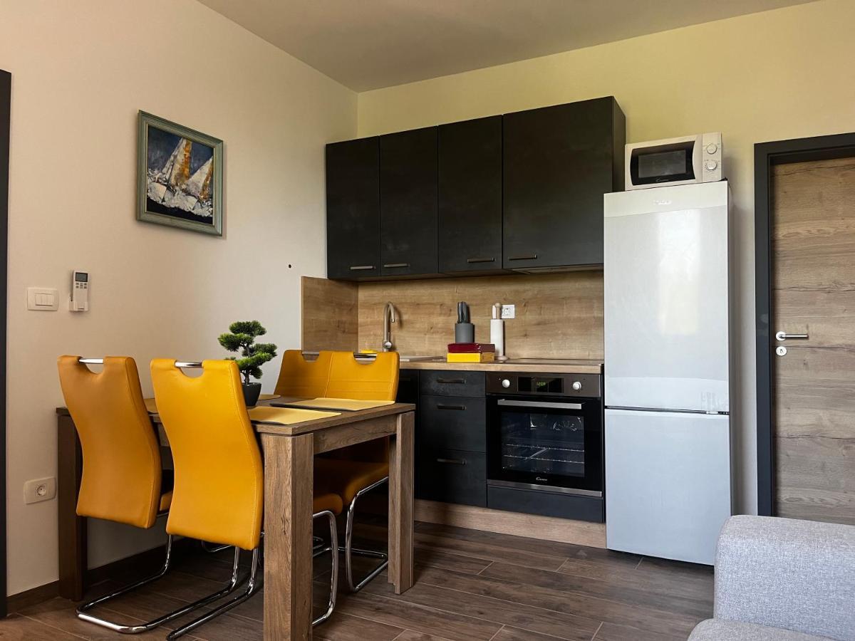 Active Chillax Oasis Apartments Анкаран Екстериор снимка