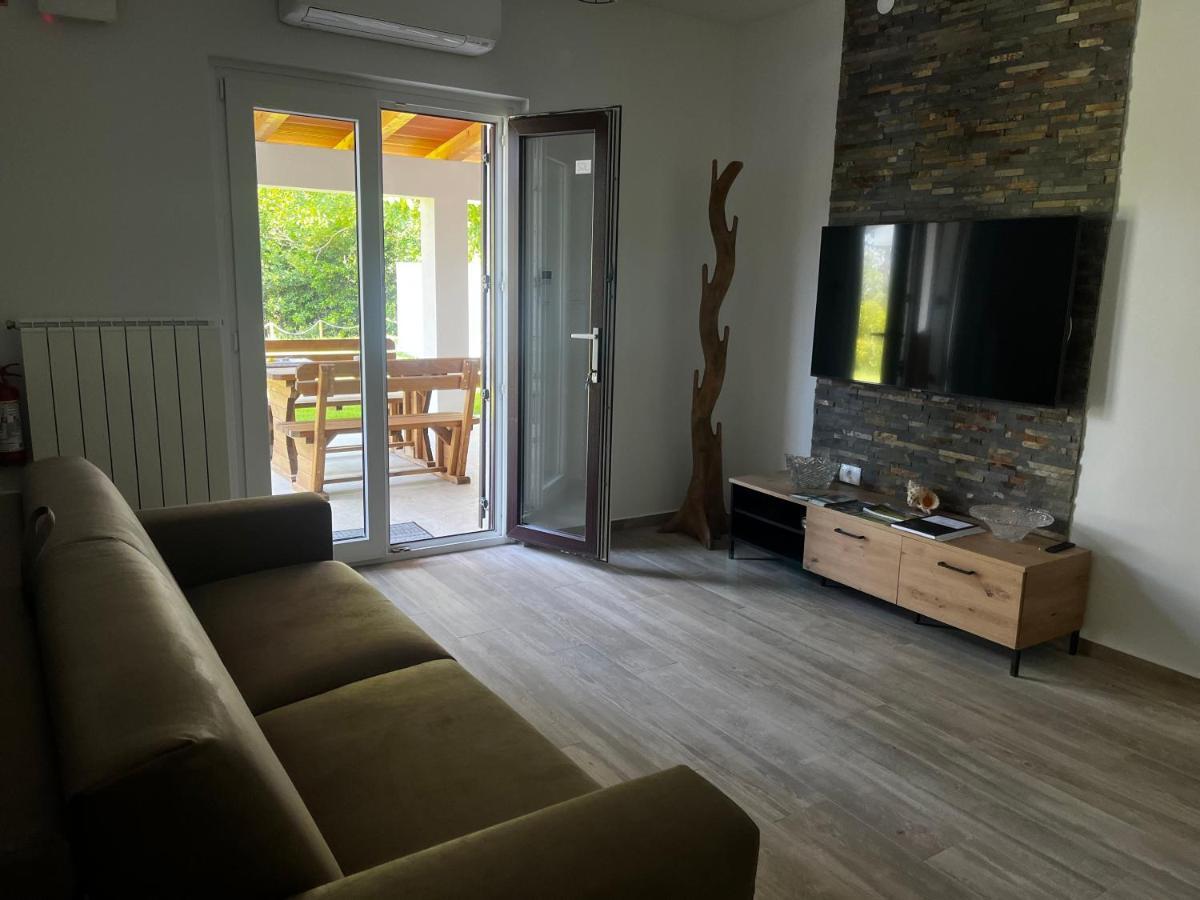 Active Chillax Oasis Apartments Анкаран Екстериор снимка
