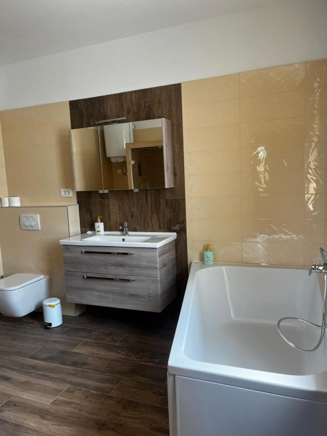 Active Chillax Oasis Apartments Анкаран Екстериор снимка