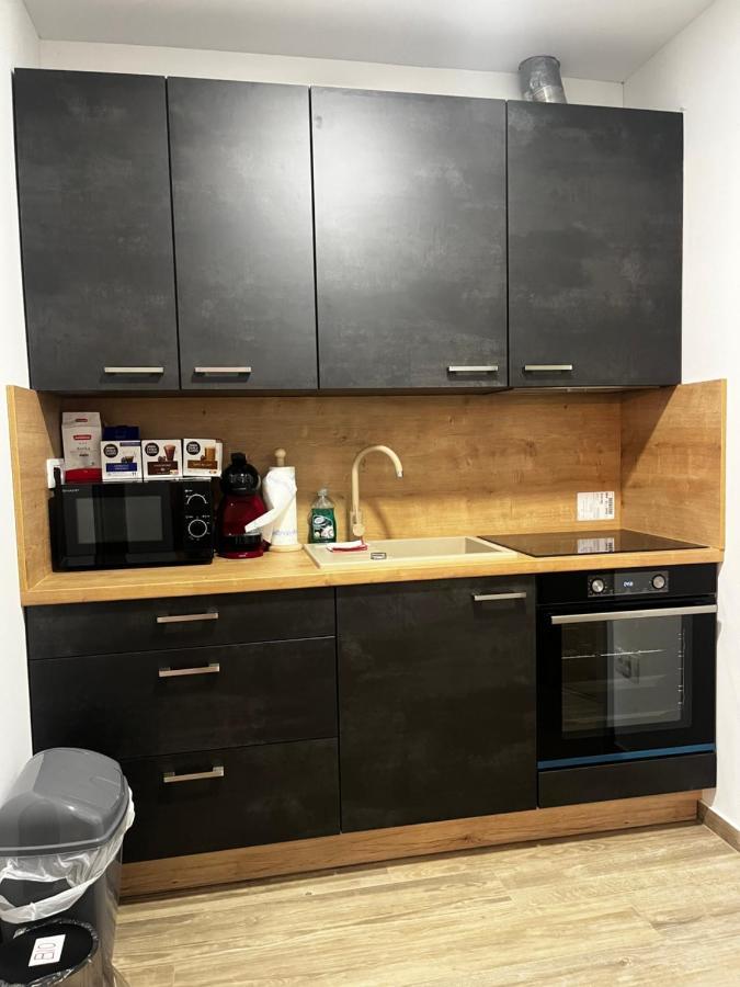 Active Chillax Oasis Apartments Анкаран Екстериор снимка