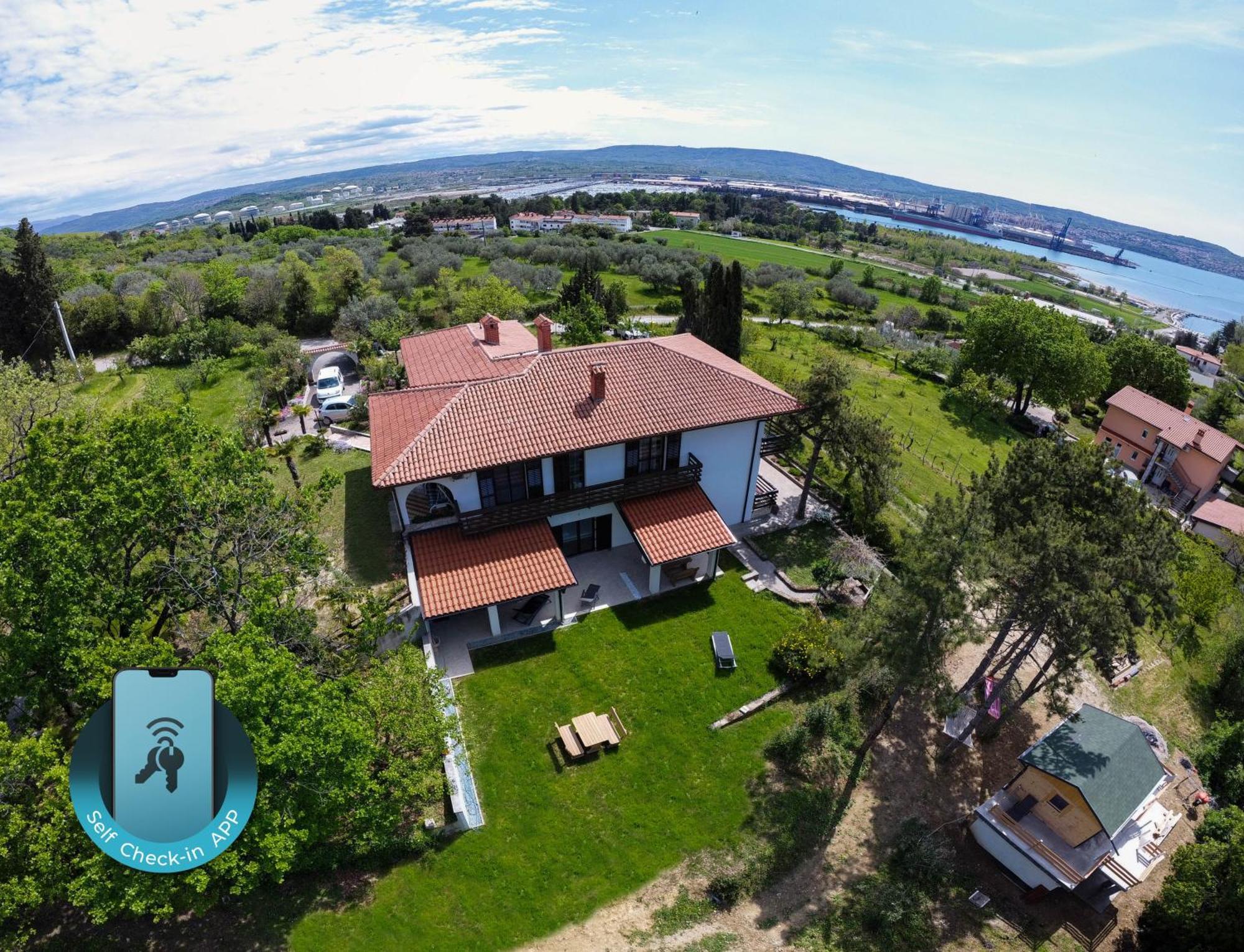 Active Chillax Oasis Apartments Анкаран Екстериор снимка